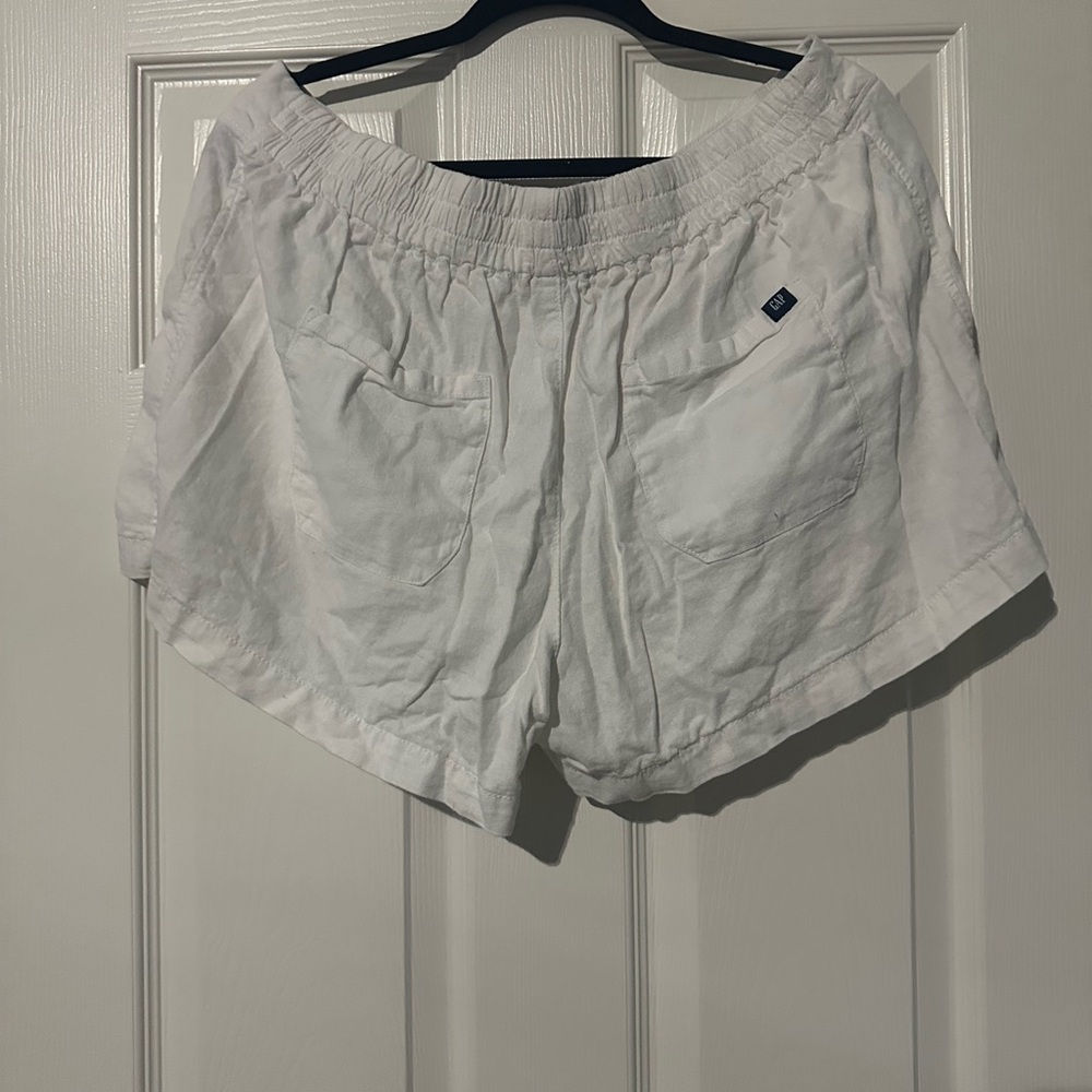 GAP Women's Linen White Shorts - Picture 2 of 3